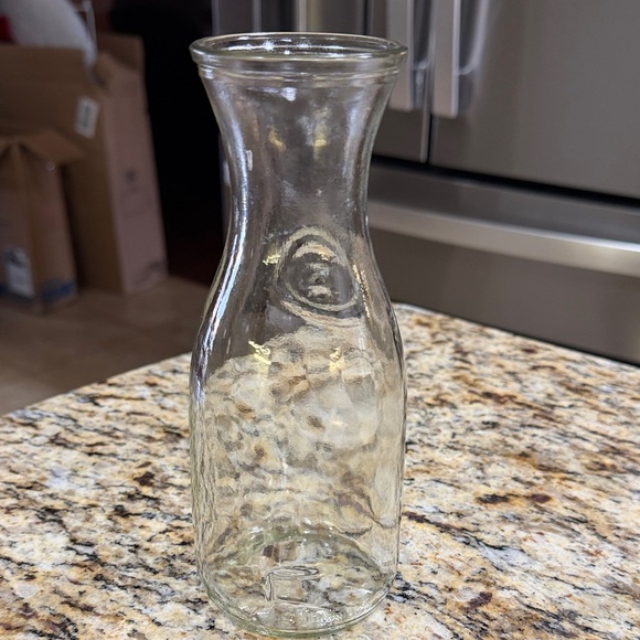 Set of 2 Vintage Clear Glass Milk Bottles - Picture 10 of 12